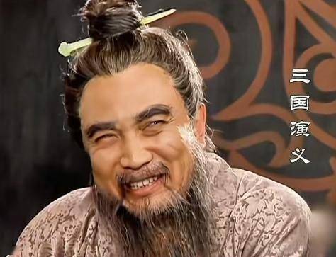 曹操为什么许配给汉献帝三个女儿？
