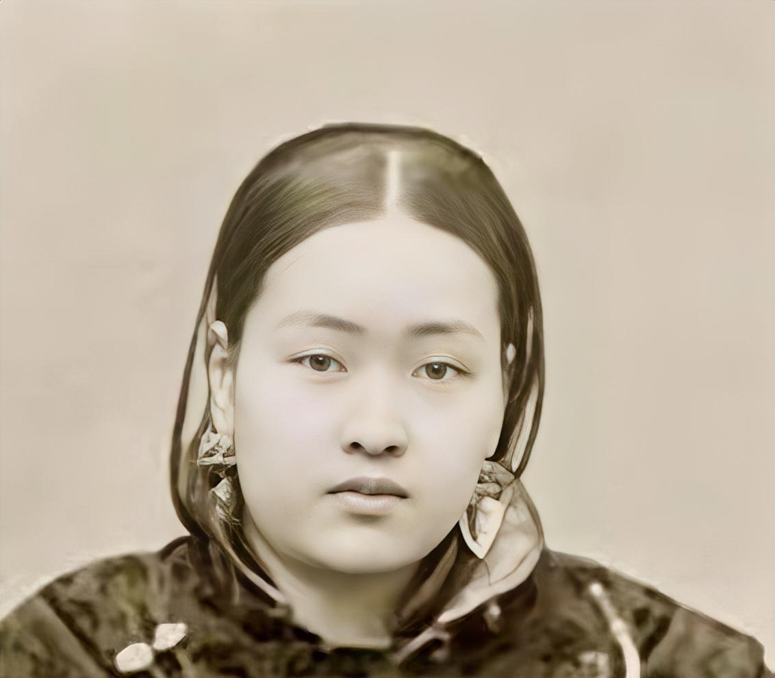 1936年深冬，抗联第1师陷入日寇铁壁合围，李荆璞师长带队浴血突围之际，身后的女