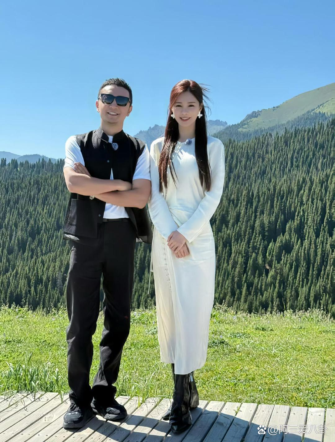 沈梦辰和尼格买提同框合照太让人意外，对比之下她看着高挑了不少。