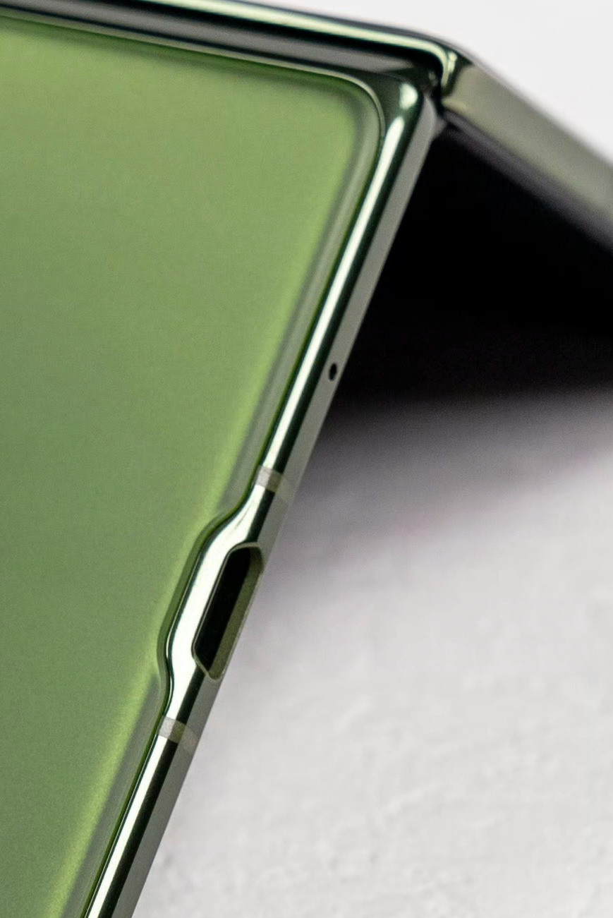 vivoXFold5配置都官宣了，主打的就是工业设计的提升，更轻薄，更耐造，