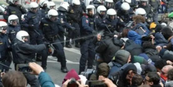 🌞欧洲衰落的速度，可能比我们大家预想的来得更快。悲剧的是，习惯了养尊处优的