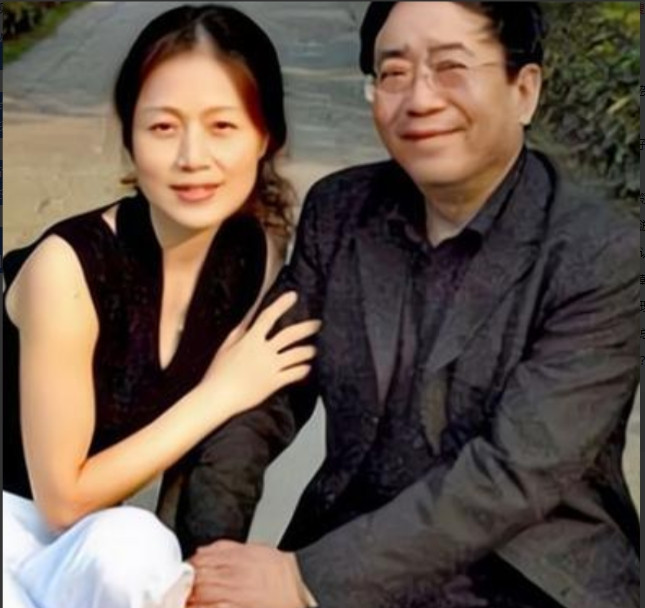 1992年，余秋雨二婚娶了小16岁的女明星马兰。新婚之夜，余秋雨向马兰提出了一个