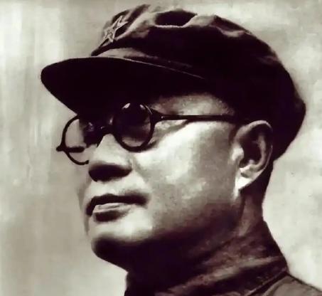 1950年，进军西藏的重任没人敢领，刘伯承给36岁的军长一项特殊授权：二野14个