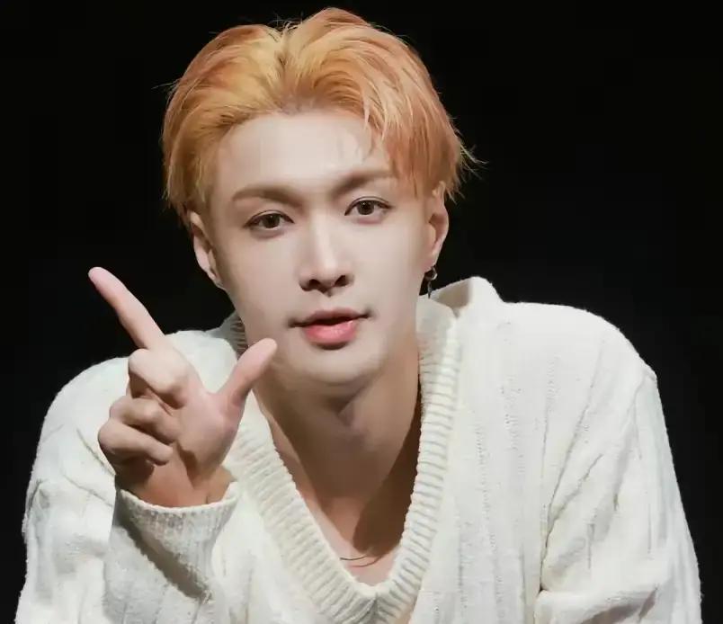 十年过去，归国四子只剩张艺兴没翻车。别人要么官司缠身，要么绯闻糊脸，他零绯