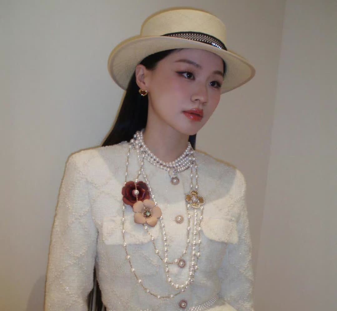 金靖在娱乐圈越久越美。钱💰真养人。