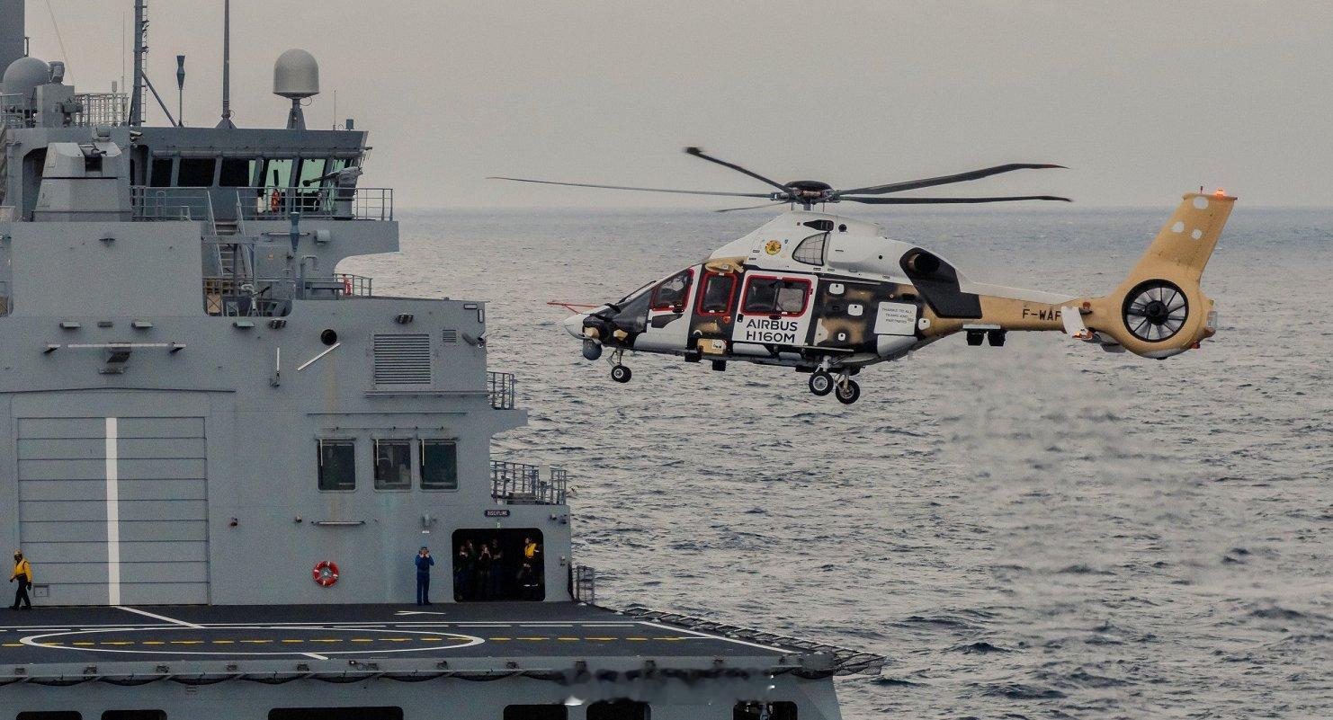 法国海军H160M直升机首次与BRF补给舰合练武器装备旋翼视界