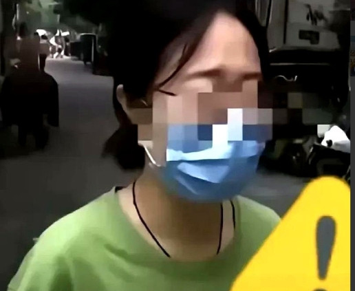 打的是脸，寒的是心！”近日浙江，一位父亲不小心把女儿养了5年的小狗弄丢了，女儿直