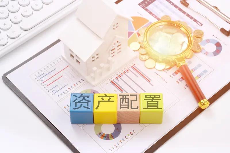 做为上海的一个中产，房价下跌直接冲击我们家庭资产结构，我们家70%的财富在房子，