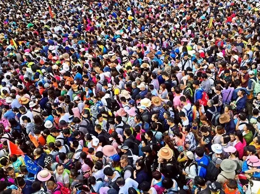 跨年顶流杀疯了！碾压北上广！长沙五一商圈凭啥火成全国第一？跨年夜人潮涌向哪