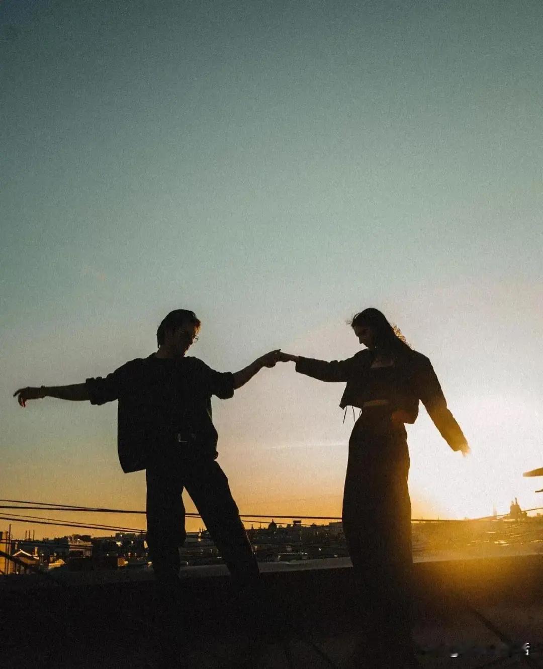 男人和已婚女人搞婚外情背后真相说白了，多数是打着自己的小算盘——既想得...