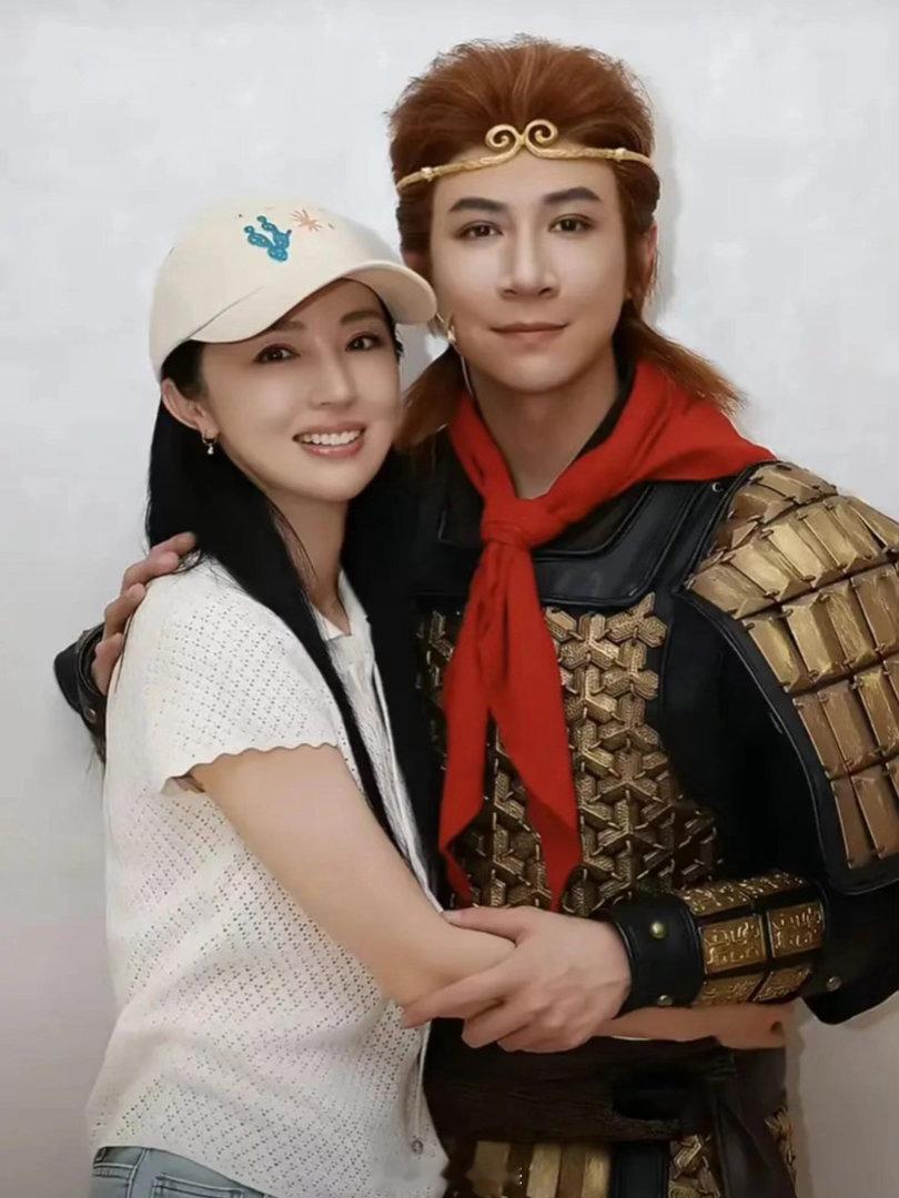47岁二婚的董璇，是真的嫁给了爱情