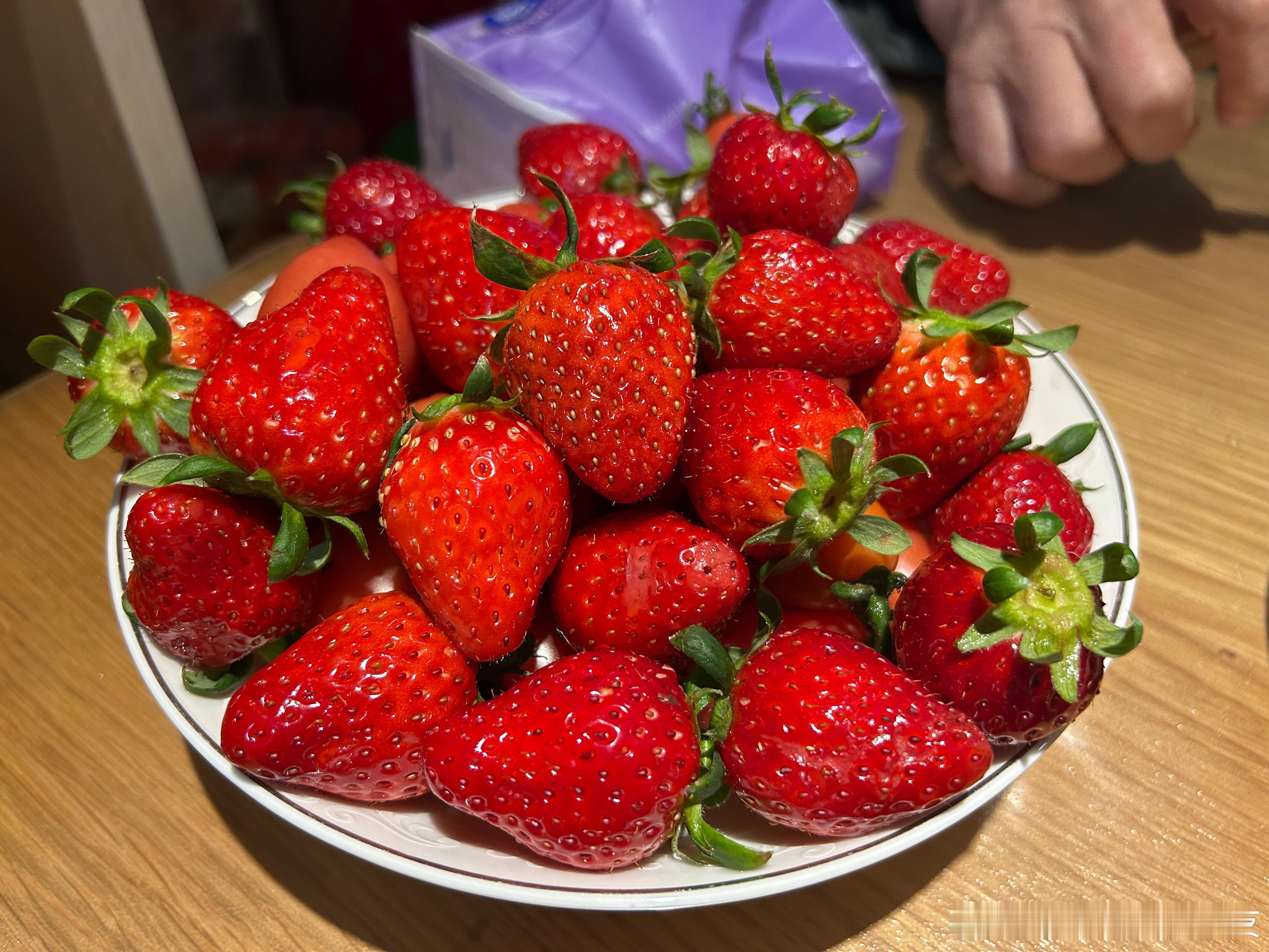 爸爸精致晚餐：热爱生活的一切。美食也是。精致的晚餐每一餐都不缺席，不糊弄孩子的每