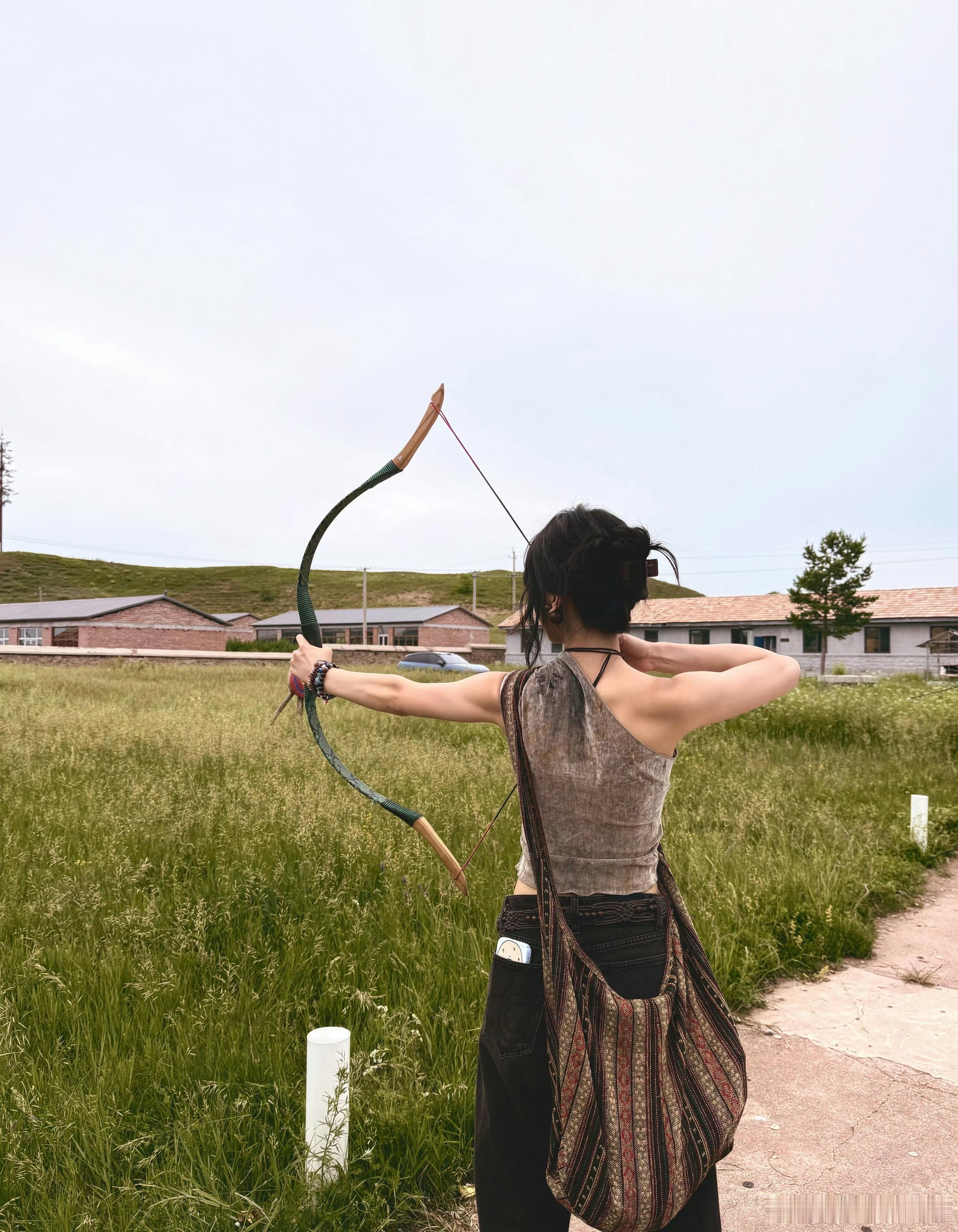 全网注意这个向涵之的肌肉线条！没有不爱肌肉女的义务啊啊啊啊啊啊！这个肌肉线条咋那