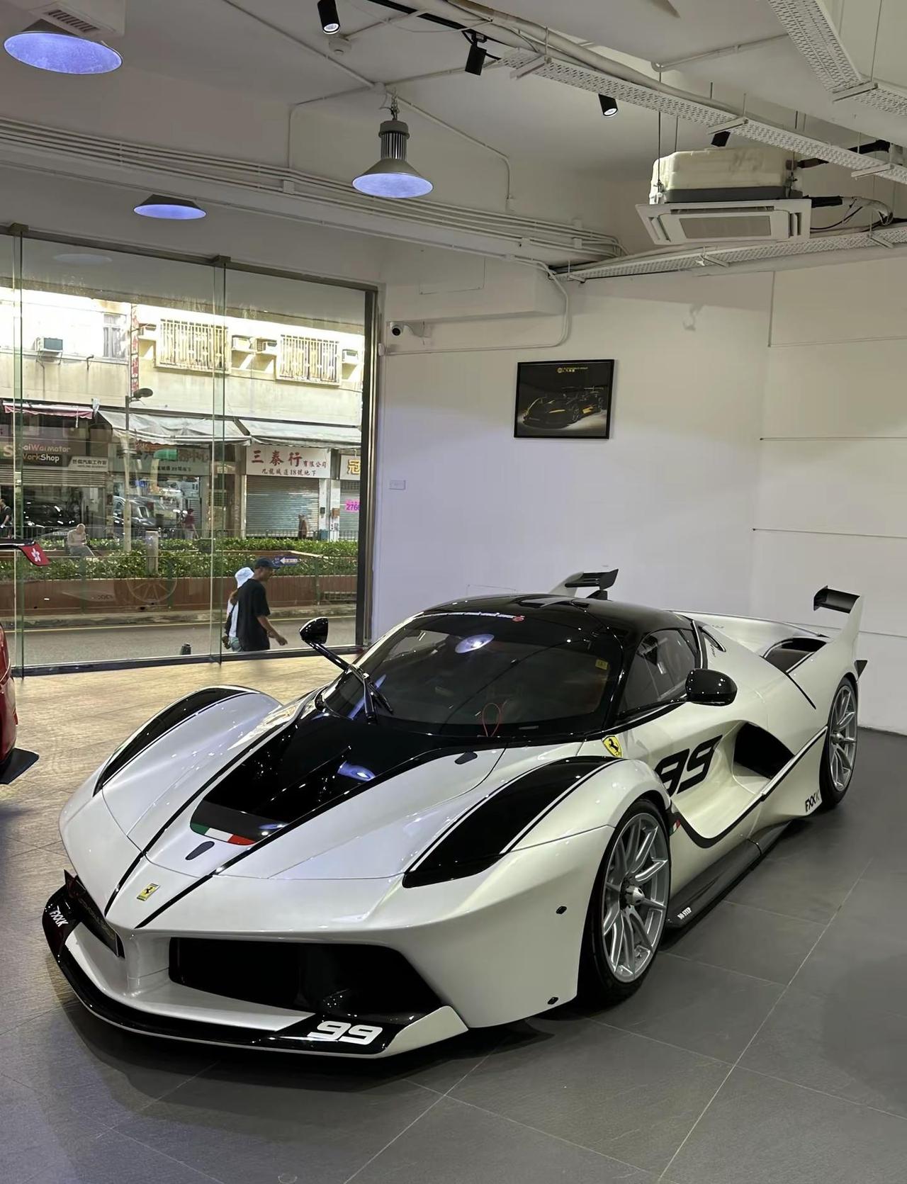 隐藏在路边车店的的顶级赛道跃马ferrarifxxkfxxk法拉利fxxk