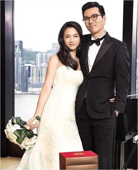 2014年，汤唯嫁韩国导演金泰勇，为博美人一笑，金泰勇大手一挥豪掷13.5亿韩元