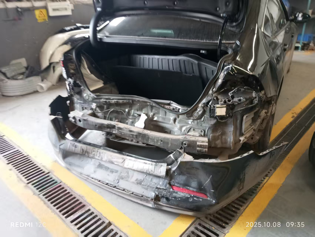 高速被追尾了4儿子店说要切，这种情况能不切吗