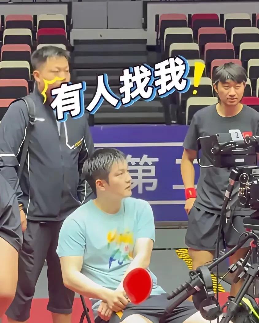 7.44新鲜的樊振东，还有漂亮小姐姐来搭讪！今年东哥又开始训练了，看的出，
