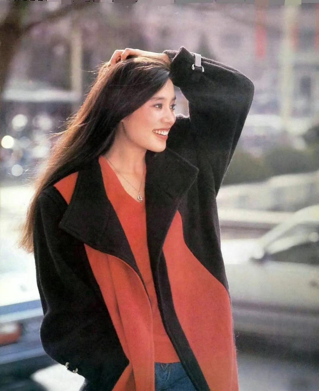 《危险关系》里有一个隐藏女神，美貌程度五颗星，年轻时曾被阿兰德龙求爱！饰演颜