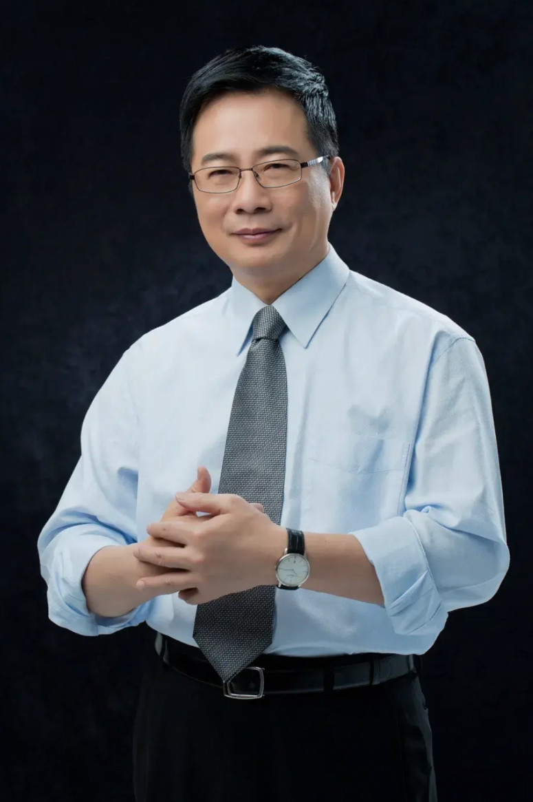 蔡正元博士表示：印度的GDP说有4万亿美元，但是欧美的机构通过“合理的数据”计算