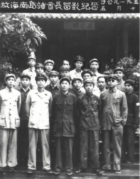 1950年海南岛战役前，40军参谋长宁贤文因畏惧渡海作战，开枪自伤脚部试图避战。