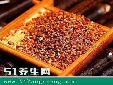 患高血压吃药易反弹? 它是高血压的天然克星, 喝水放几粒轻松降压稳压