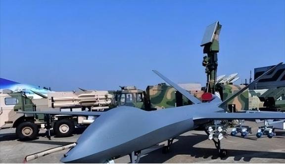 俄专家评价：中国很多武器性能超过美国，但都有一个共同缺点！中国造的新式武器越来越