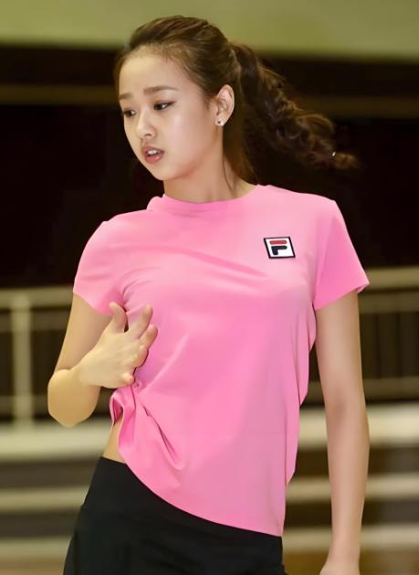 《体操公主的跨国豪赌：一张设计图撬动的人生》