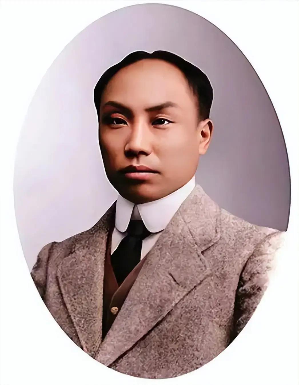 1932年陈独秀第五次被捕在押解去南京的火车上他呼呼酣睡，了不在意国民党军