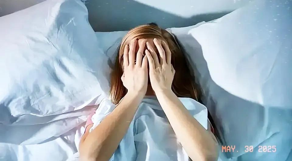 昨晚和老公分房睡了，结果成了仇人！分房睡，本是件再寻常不过的小事，却让我