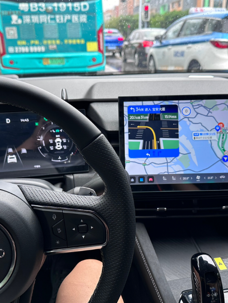 我从22年就开始关注领克03，当时也对比了同类别的车子。第一辆试驾的就是领克03