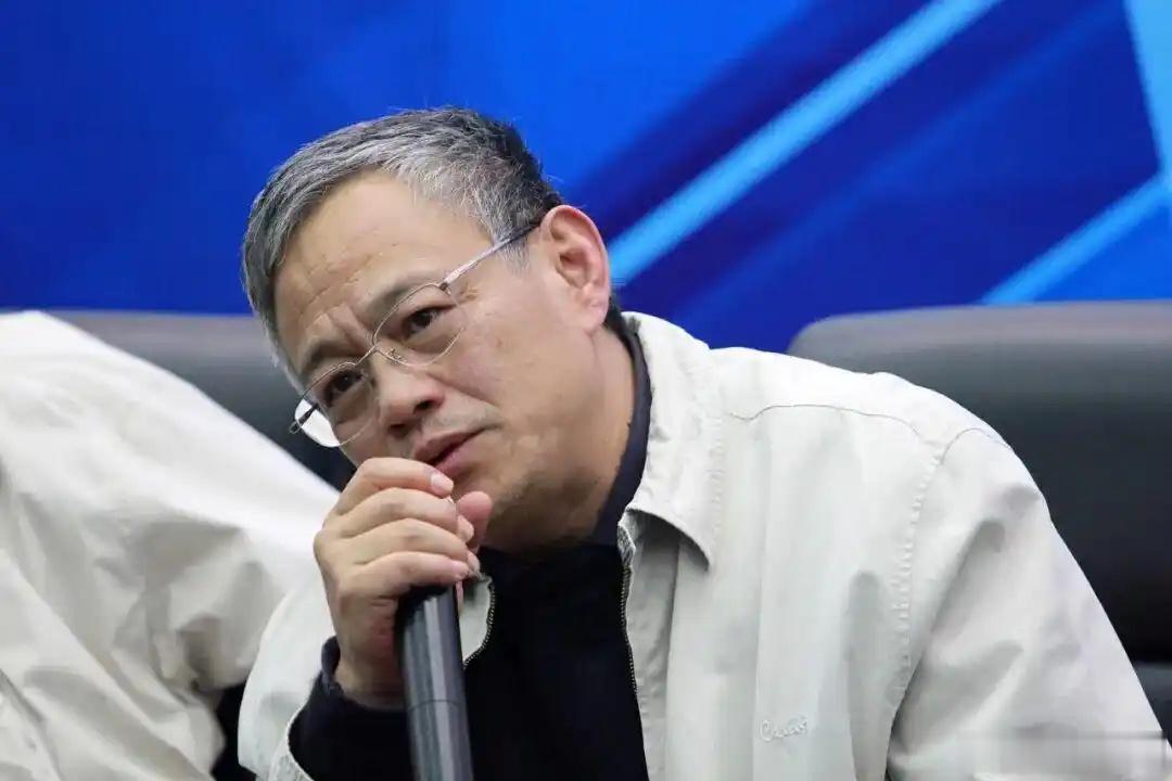湖北前首富艾路明被抓？其实这个结果并不意外，艾老板的下坡路，已经顺顺当当走了七八