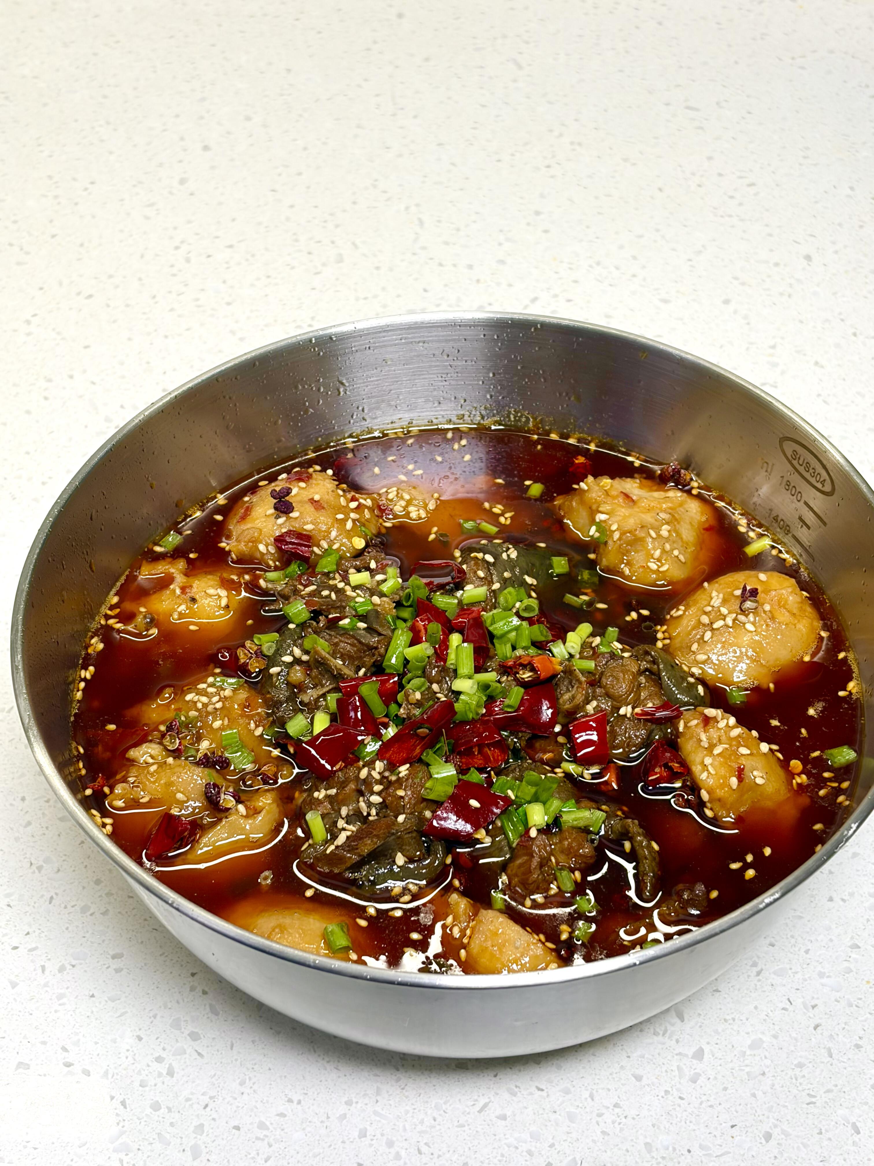 芋儿鸡｜麻辣鲜香！鸡肉芋儿软烂入味，一抿就化家人们集合啦😭谁还没吃过这道芋