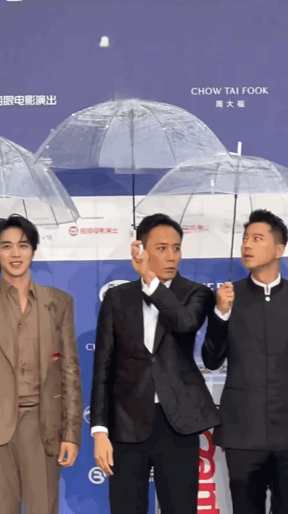 娱乐圈的事谁能看懂？刘烨我看了也心酸，听说才48，参加节目就这么没地位，不受