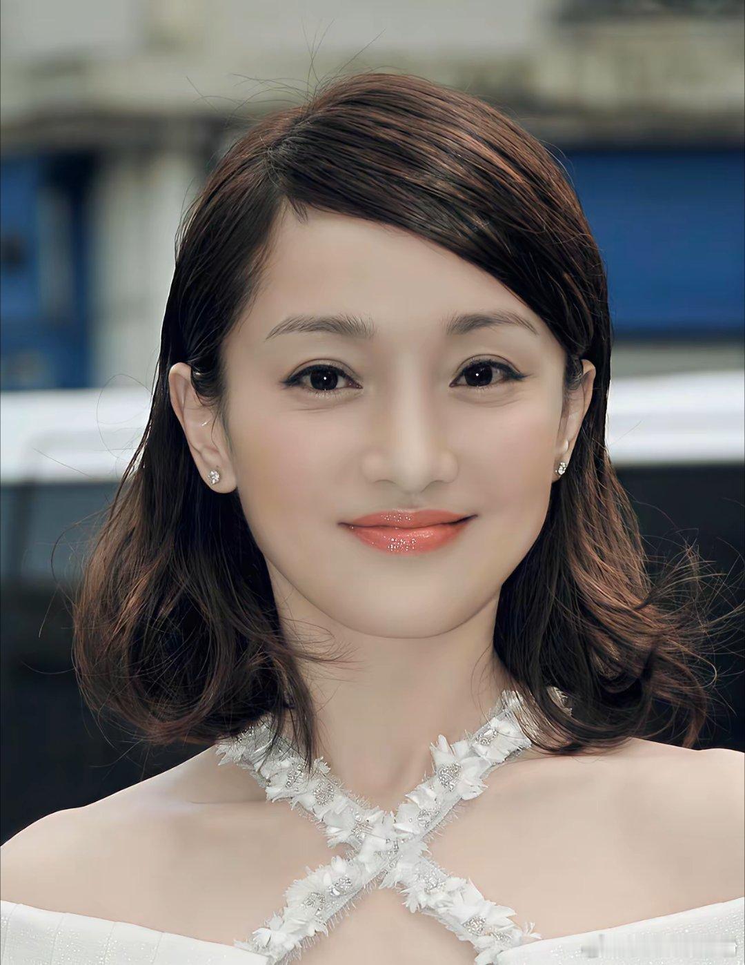 明星果然不是谁都能比的，谁能想到，普通人午休就一个小时，而周迅居然吃饭就要吃一小