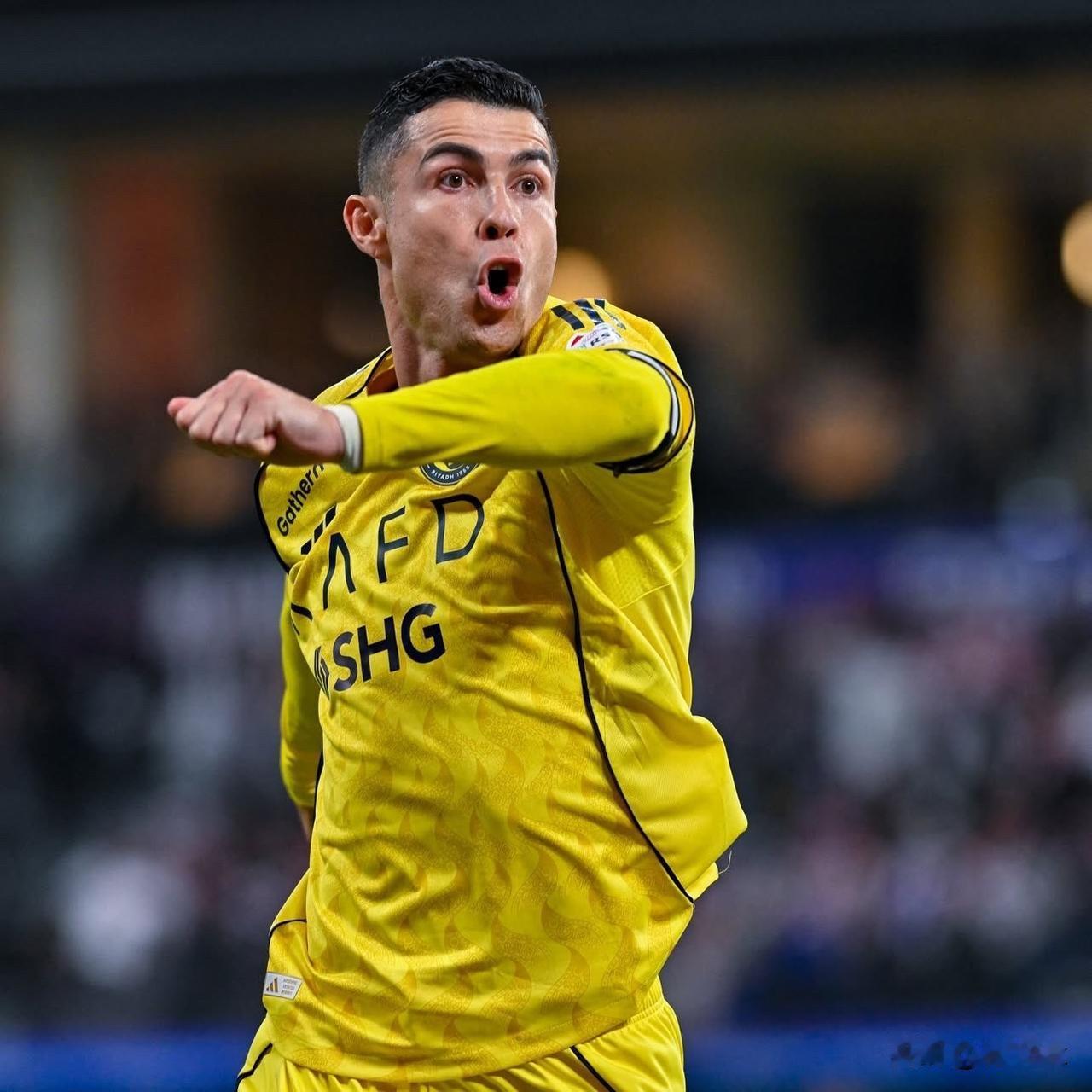 沙特媒体：C罗是一位杰出的领袖！沙特媒体报道，经历了C罗罢赛事件后，沙