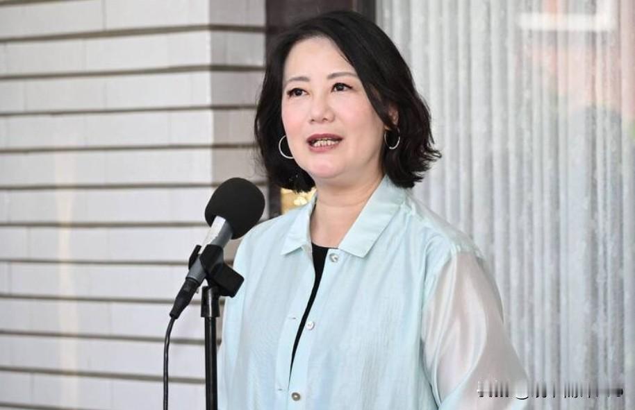 郑丽文胜选，“台独”分子吴思瑶心里面非常不是滋味！10月18日，在获知郑丽文胜选