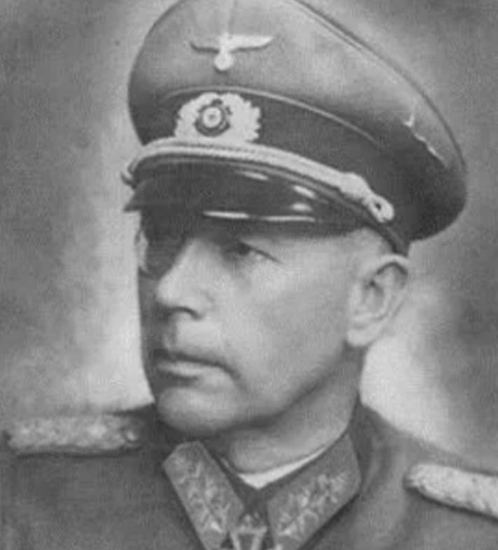 1944年，6万德军被十倍之数的苏联红军包围，苏军派人去劝降，没曾想，施特默尔曼