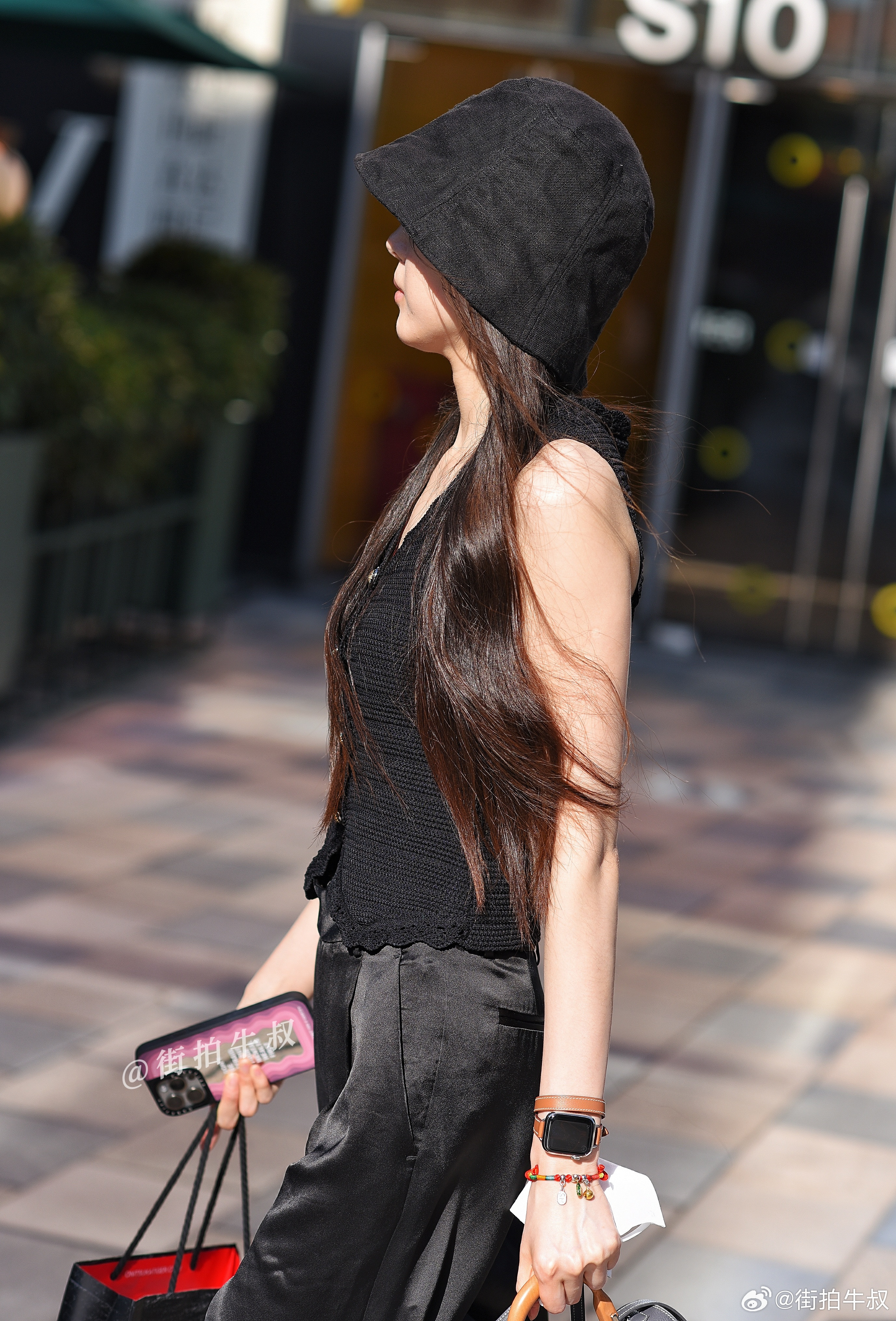 漂亮的黑色系穿搭