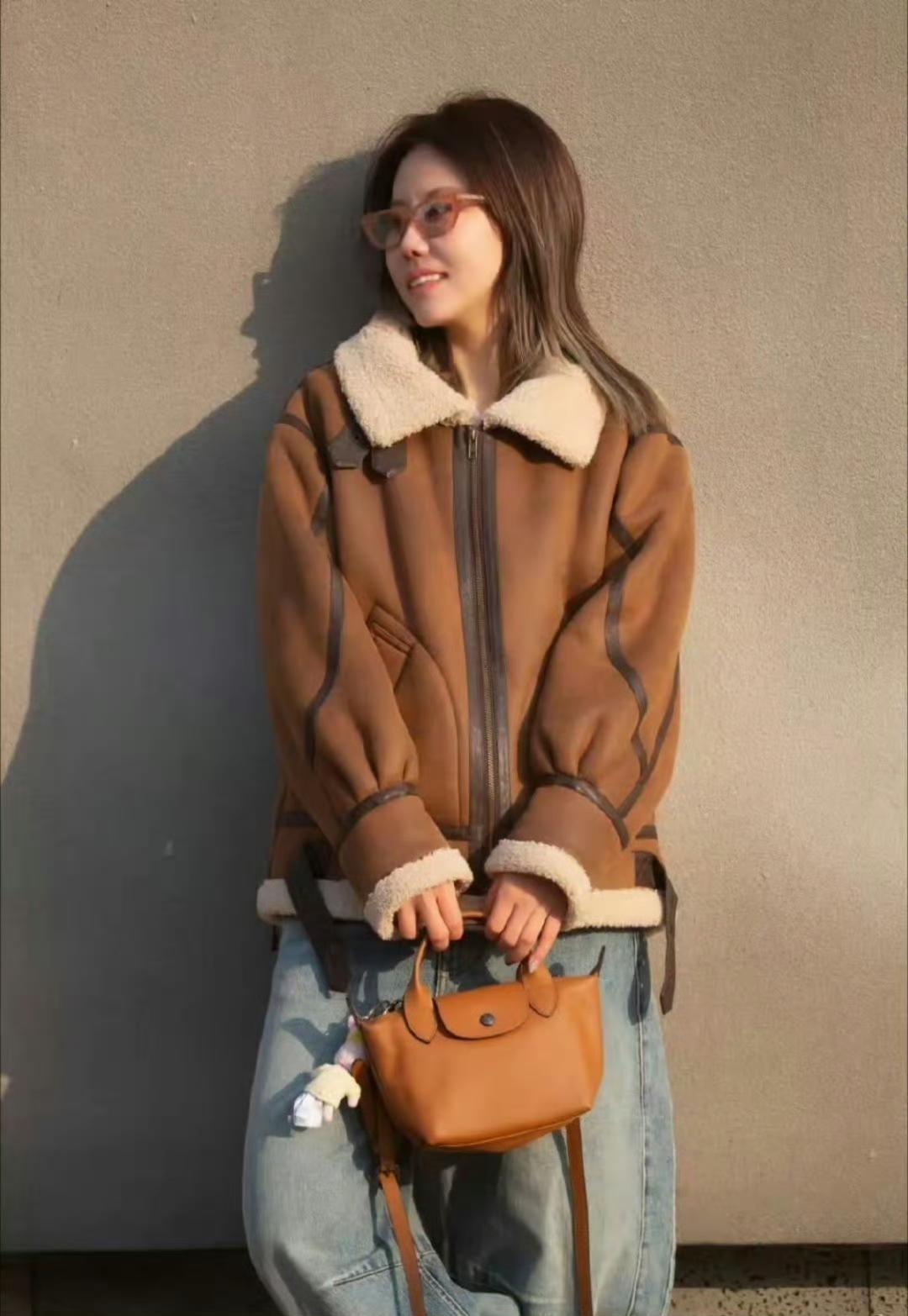 陈幸同不打球的时候，原来这么美！✨1月19日陈幸同晒出日常美照，简单的咖色