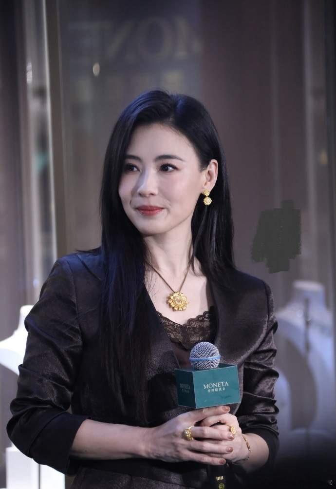 1.四字男星和女模特还在一起，已经在一起几年了。2.霍建华首部自导自演...