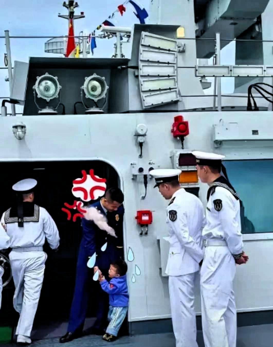 真没想到，能让咱们东方大国海军束手无策的，竟是一个天真可爱的小朋友。军舰开