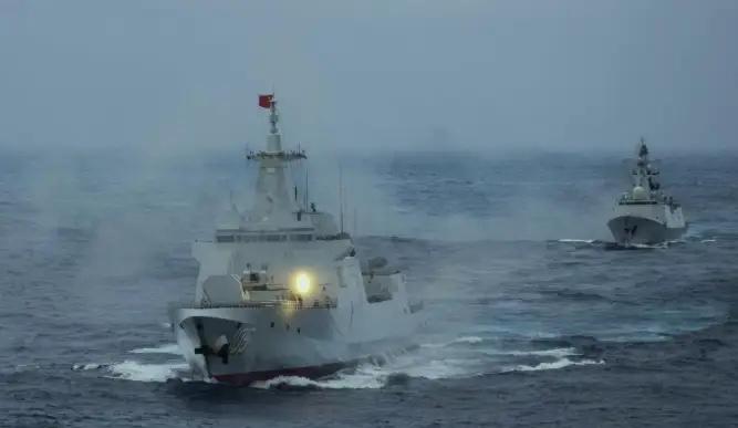 还想全球扣押中方油船？美军跃跃欲试，中方集装箱武装船早有准备1月7日刚强行