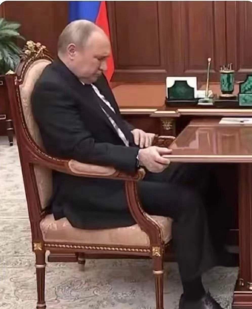 现在还不是最难受的时候历史总是上演同样的故事！现在看着难不用怀疑，现在不是最难受