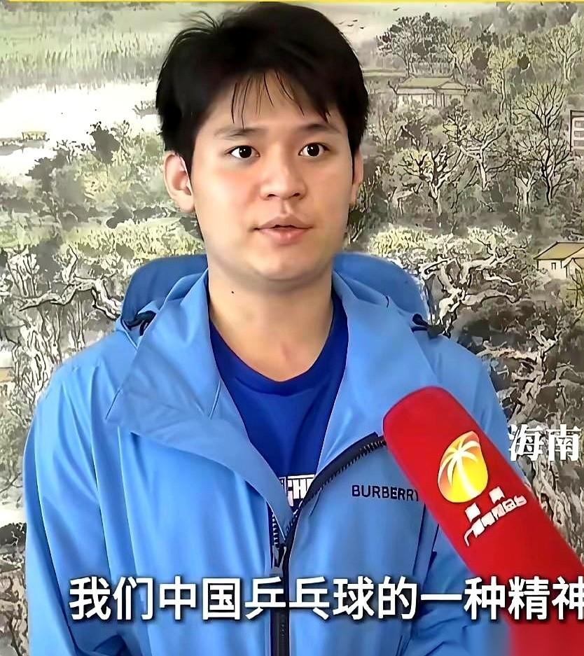 王皓当着镜头训他，说他跳上球台，太没规矩。那个小将林诗栋，最近终于自己开口了。