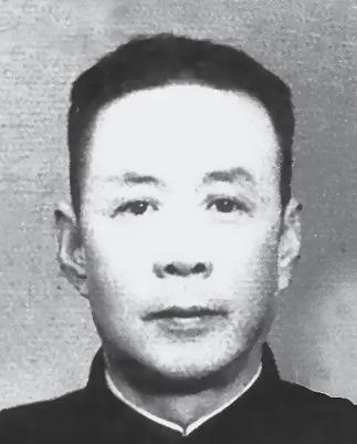 1939年，国军中将陈铁在山西设宴款待彭德怀，陈铁的夫人在倒茶时悄悄说道：“现在