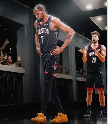 这到底是烟雾弹？还是迷惑火箭，扰乱军心的呢？有美媒爆料：火箭内部有人认为KD已