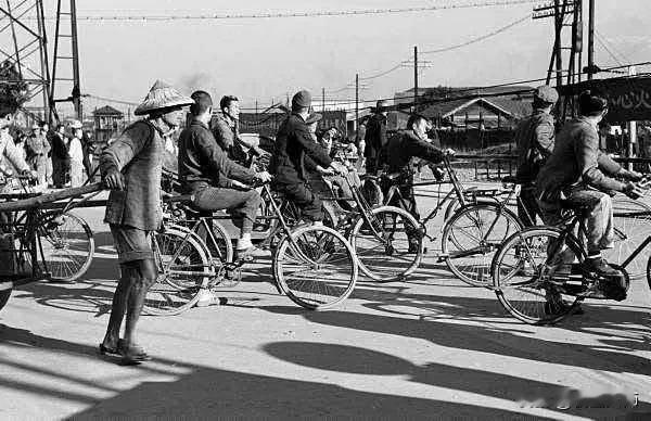 1980年，台湾老照片。旧景老照片旧时社会风貌城市的旧记忆六十年代的场景