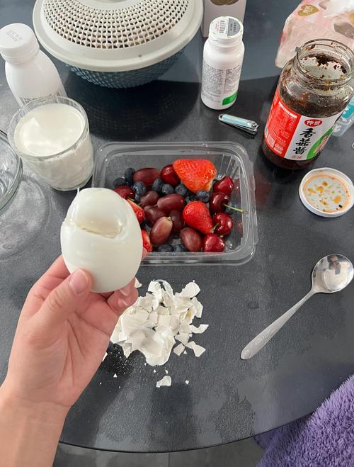 鹅蛋：营养大户还是健康隐患？每日食用的利与弊鹅蛋作为禽蛋家族中的“大块头”，