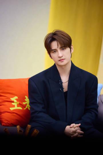 突然发现张远是0713兄弟团参加《披荆斩棘》唯一没有标签的人。两个fire，两个