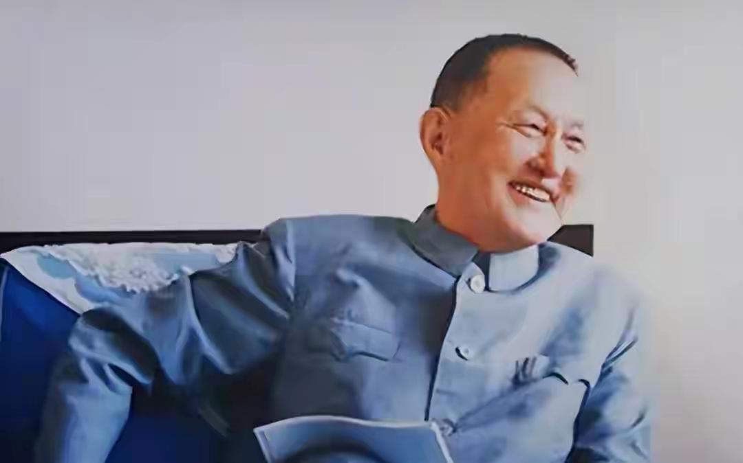 2004年，洪学智住院期间，怒骂儿子：你这个省长怎么当的！2004年，时任吉